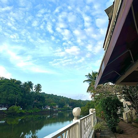 Hotel Riverside บากา ภายนอก รูปภาพ