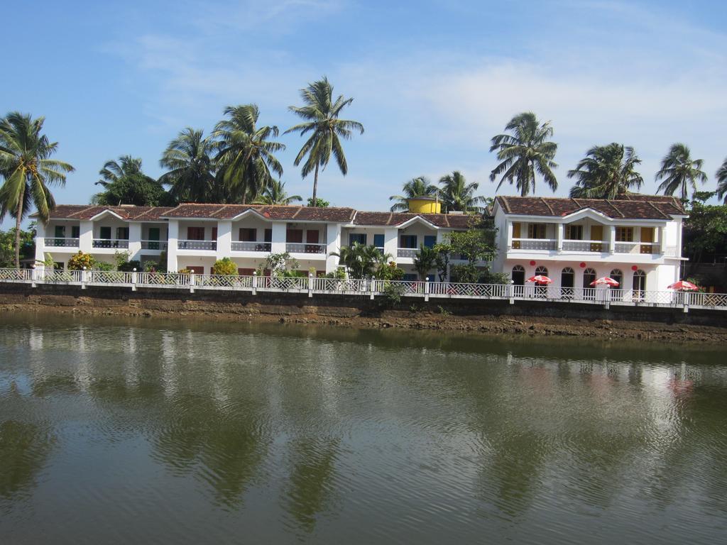 Hotel Riverside บากา ภายนอก รูปภาพ