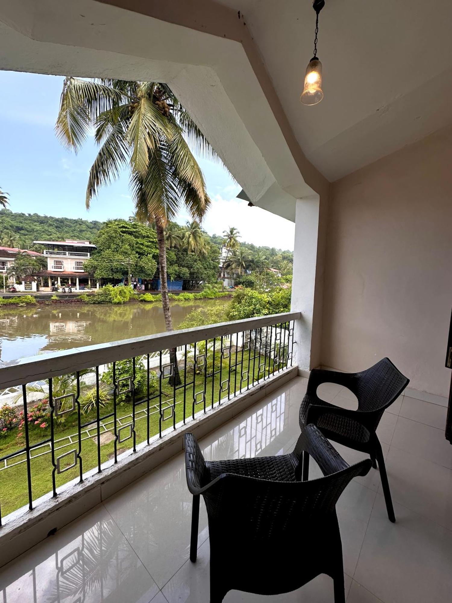 Hotel Riverside บากา ภายนอก รูปภาพ
