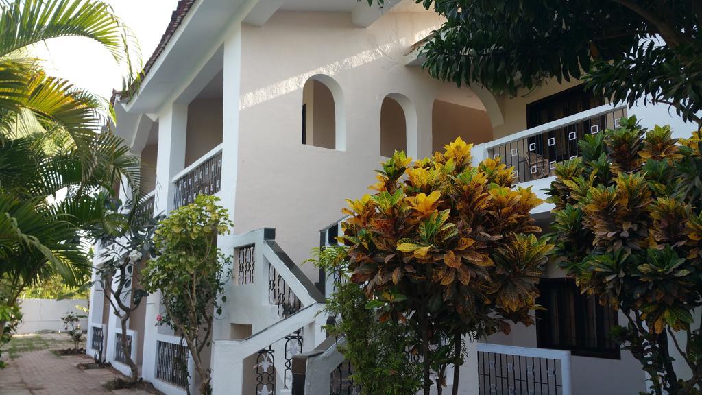 Hotel Riverside บากา ภายนอก รูปภาพ