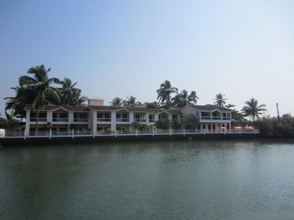 Hotel Riverside บากา ภายนอก รูปภาพ
