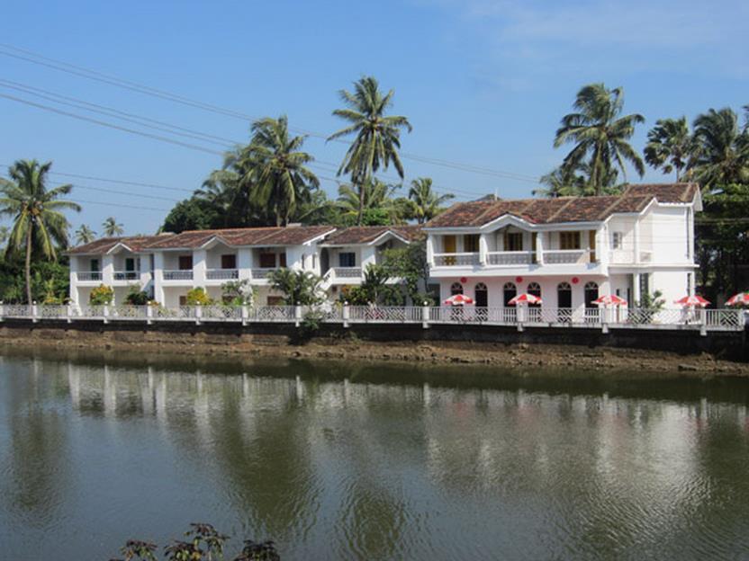 Hotel Riverside บากา ภายนอก รูปภาพ
