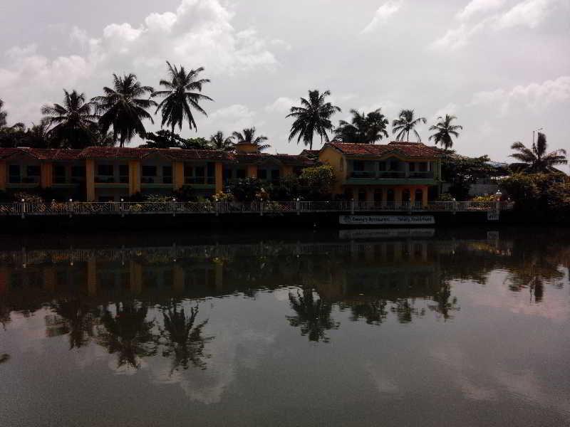 Hotel Riverside บากา ภายนอก รูปภาพ