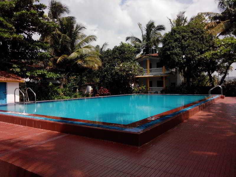 Hotel Riverside บากา ภายนอก รูปภาพ