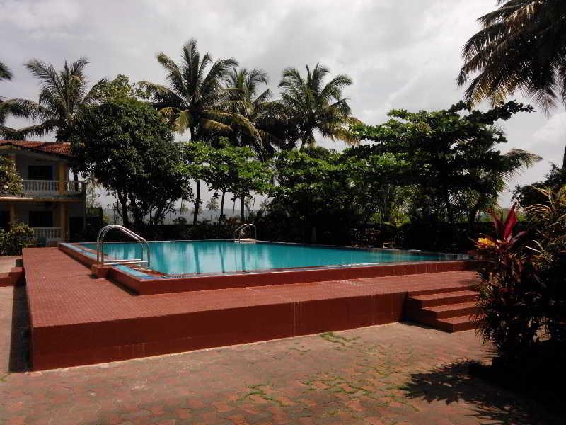 Hotel Riverside บากา ภายนอก รูปภาพ